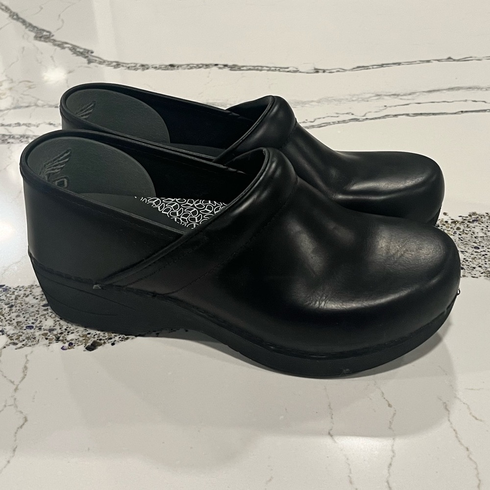 Dansko XP 2.0 Clogs